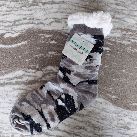 Yelete Accessories - Glittery Camouflage Knit Sherpa Socks
